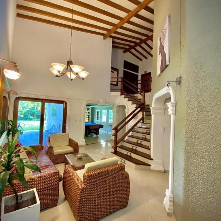 Luxury Villa In Provenza - Eight-Bedroom House - 15