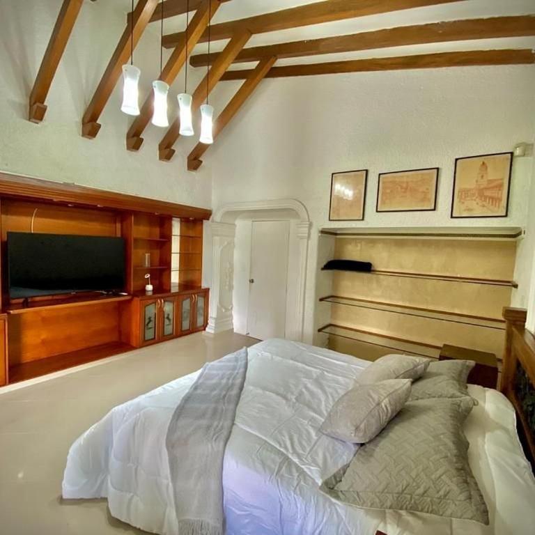 Luxury Villa In Provenza - Eight-Bedroom House - 18