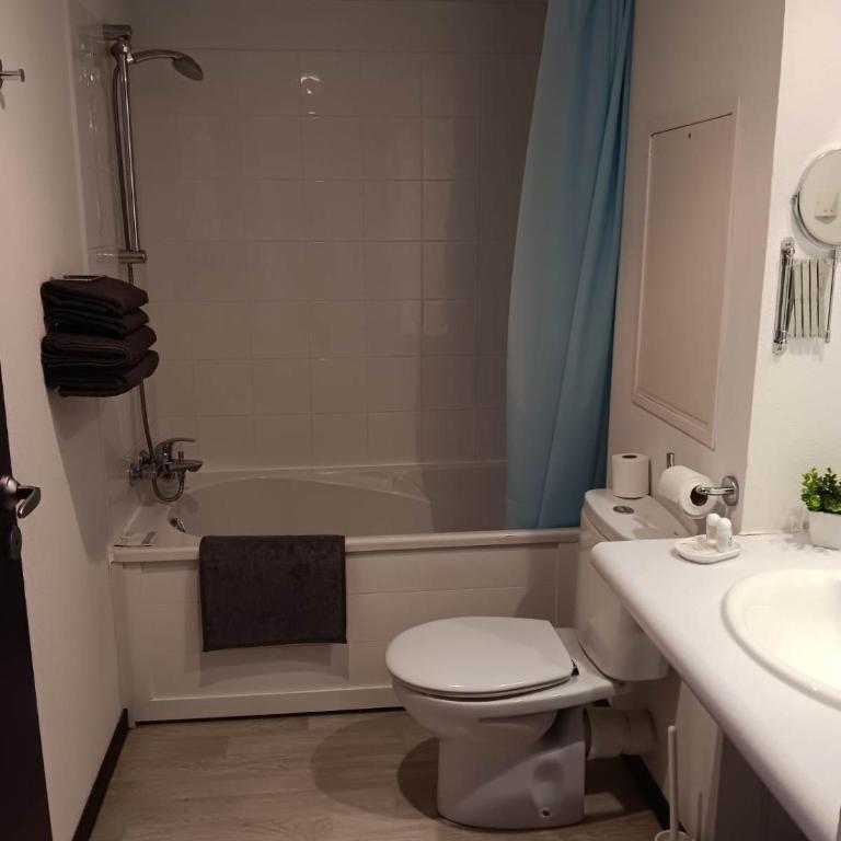 Studio 24m2 au 4ème étage ascenseur à côté de la Gare SNCF, wifi 5G - One-Bedroom Apartment - 4