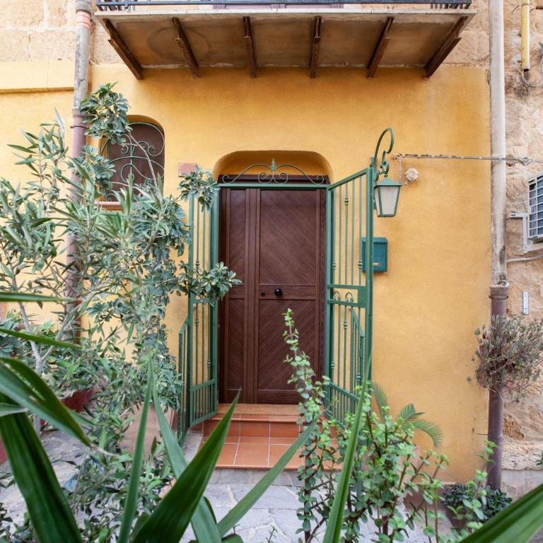 La Sedia Rossa Historical Centre - Two-Bedroom Apartment - 35