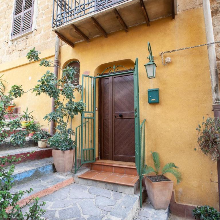 La Sedia Rossa Historical Centre - Two-Bedroom Apartment - 33