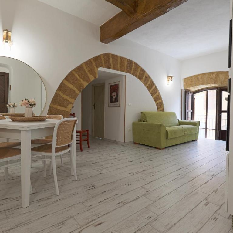 La Sedia Rossa Historical Centre - Two-Bedroom Apartment - 19