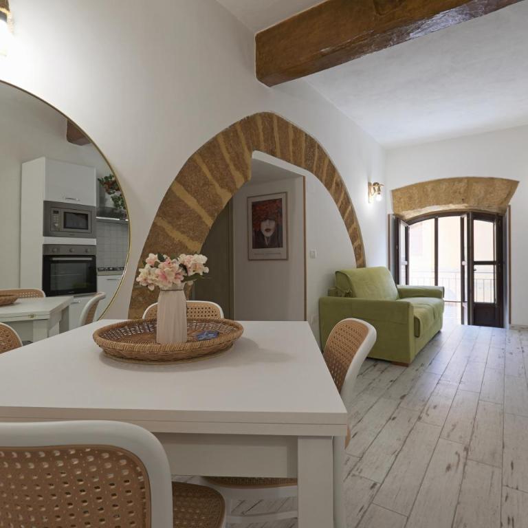 La Sedia Rossa Historical Centre - Two-Bedroom Apartment - 17