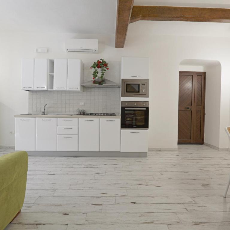 La Sedia Rossa Historical Centre - Two-Bedroom Apartment - 23