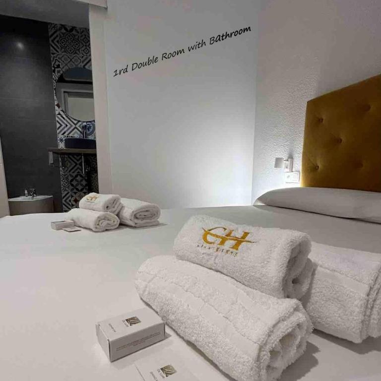 CH Apartments Alicante - Three-Bedroom Apartment - 8