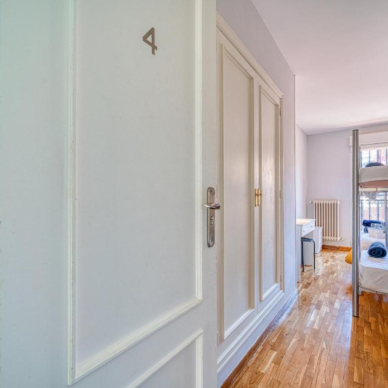 L Casa Cafe Madrid El plantio Calle segundo anca 11 madrid 28023 - Double Room with Shared Bathroom - 3
