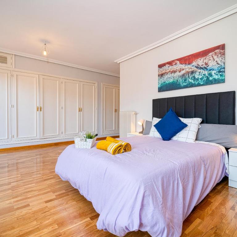 L Casa Cafe Madrid El plantio Calle segundo anca 11 madrid 28023 - Family Room with Private Bathroom - 5