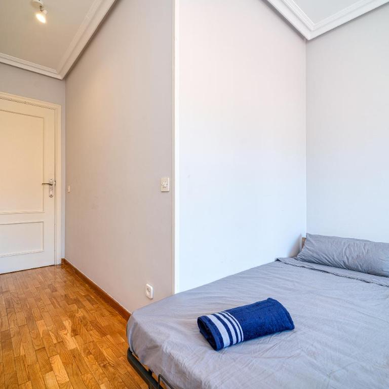 L Casa Cafe Madrid El plantio Calle segundo anca 11 madrid 28023 - Family Room with Private Bathroom - 3