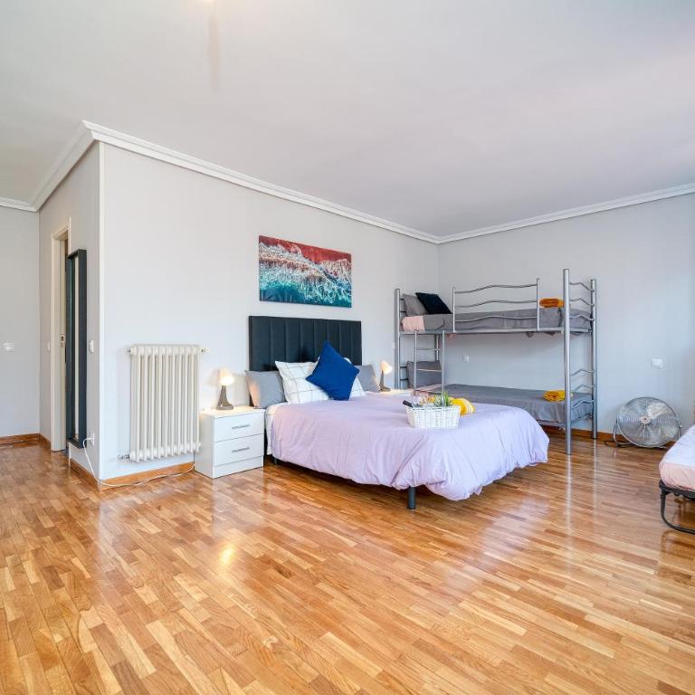 L Casa Cafe Madrid El plantio Calle segundo anca 11 madrid 28023 - Family Room with Private Bathroom - 4