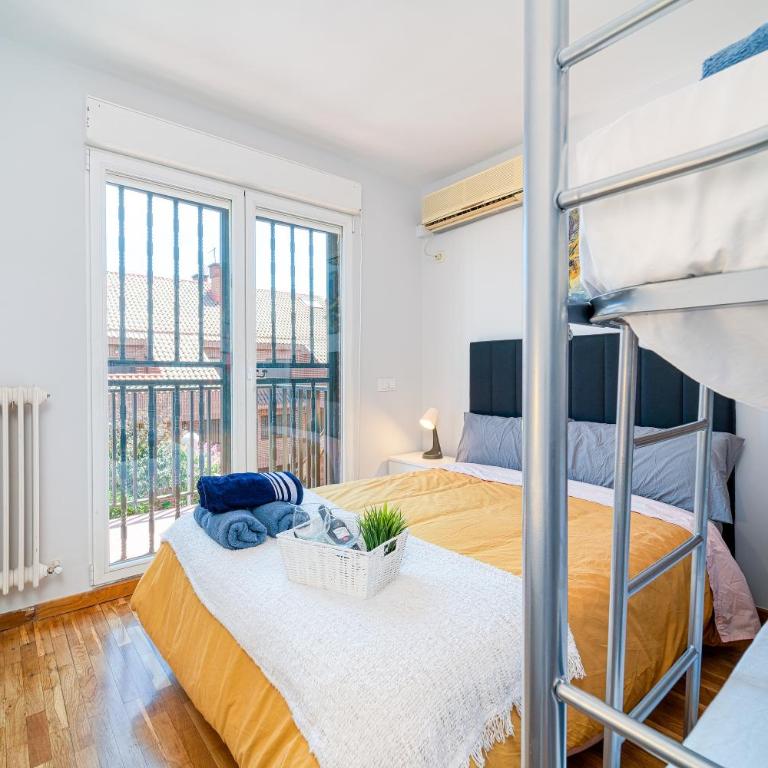 L Casa Cafe Madrid El plantio Calle segundo anca 11 madrid 28023 - Double Room with Shared Bathroom - 4