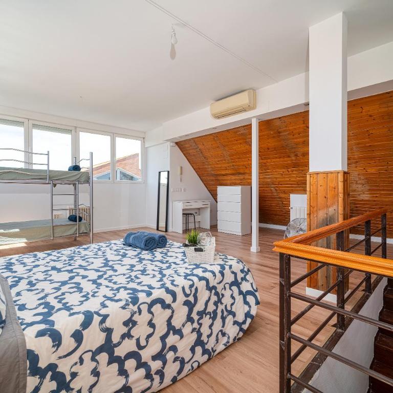 L Casa Cafe Madrid El plantio Calle segundo anca 11 madrid 28023 - Family Room with Shared Bathroom - 9