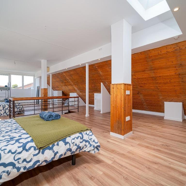 L Casa Cafe Madrid El plantio Calle segundo anca 11 madrid 28023 - Family Room with Shared Bathroom - 7