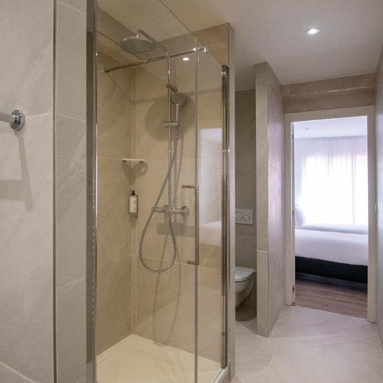 Appartements French Riviera Confidential Centre Ville Juan les Pins proche des plages - Large Studio with Terrace - Staircase Access - 14