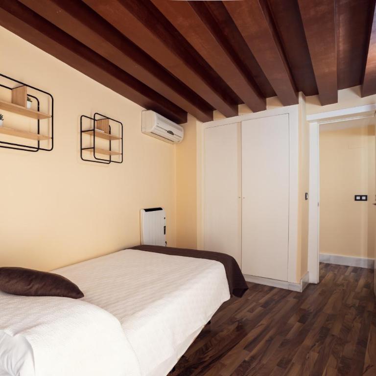 HERMOSA 7 - Two-Bedroom Apartment - 24