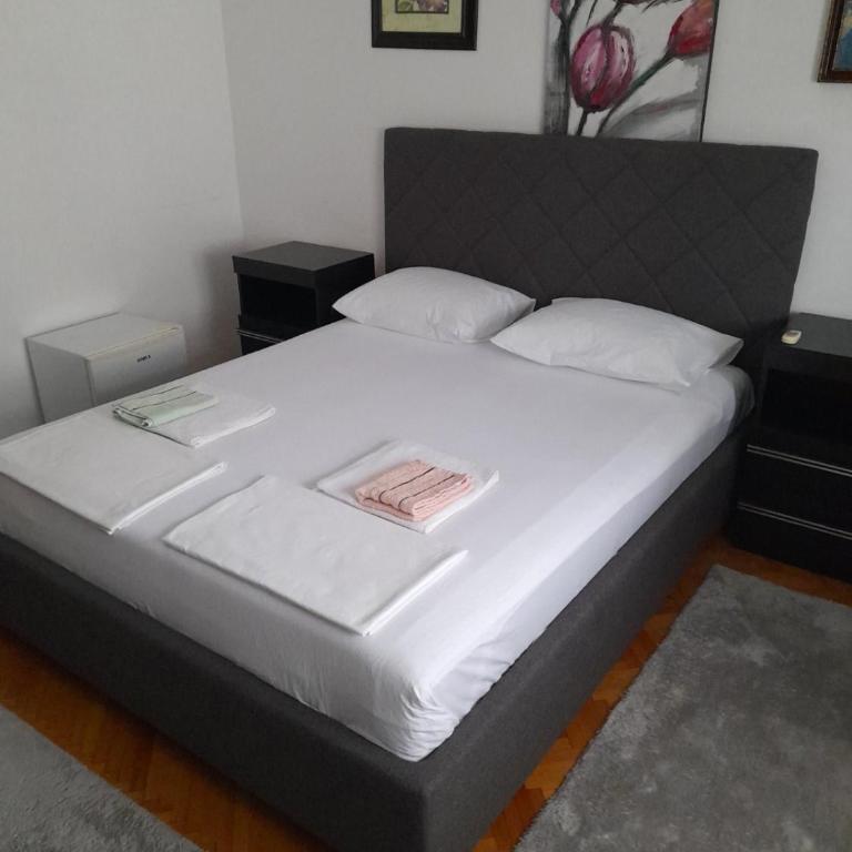 Anita Guest House - Two-Bedroom Apartment - 7