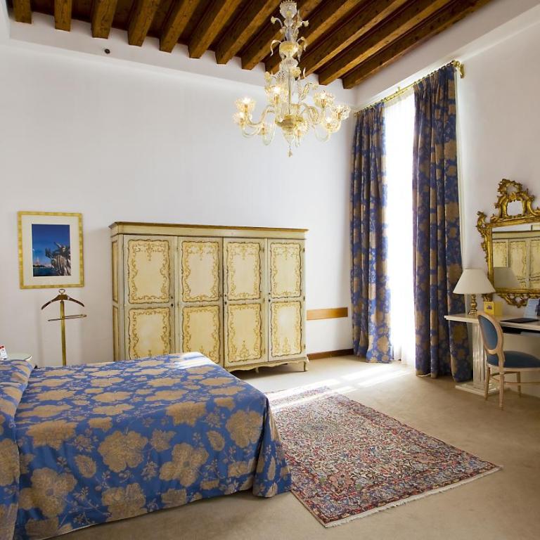 Hotel Principe - Camera Matrimoniale Deluxe con Vista Canale - 1