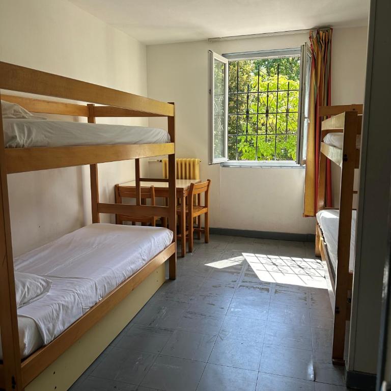 Auberge de jeunesse HI Poitiers - Bed in 5-Bed Male Dormitory – Shared Bathroom - 3