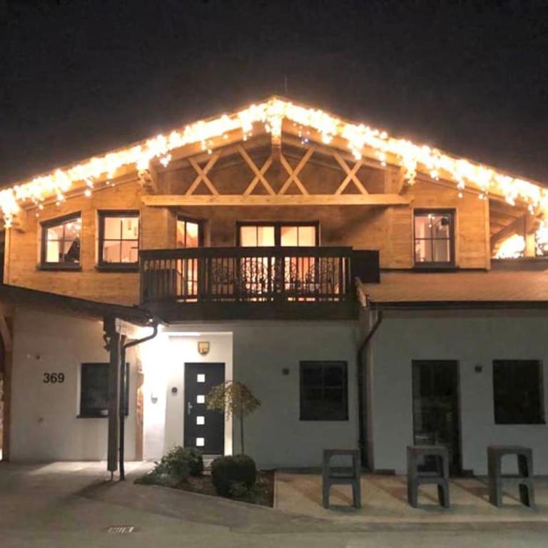 Tauernhaus Sonnblick Top 1 - 13p - 5 kamers - luxe - sauna - uitzicht - Chalet - 17