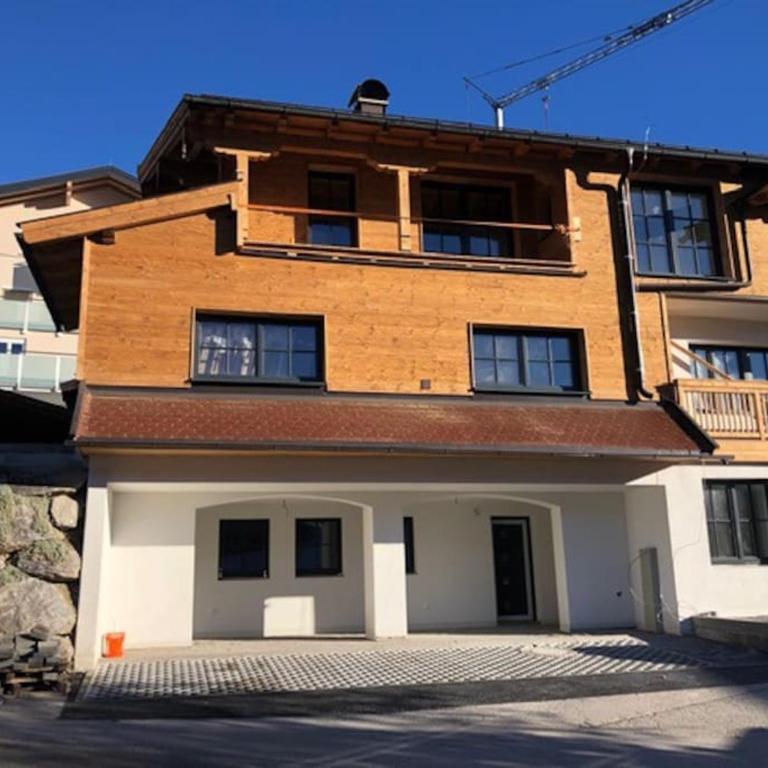 Tauernhaus Sonnblick Top 1 - 13p - 5 kamers - luxe - sauna - uitzicht - Chalet - 25
