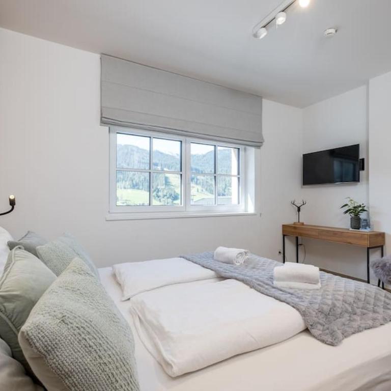 Tauernhaus Sonnblick Top 1 - 13p - 5 kamers - luxe - sauna - uitzicht - Chalet - 40