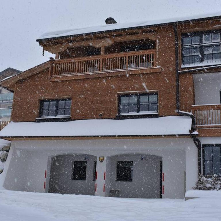 Tauernhaus Sonnblick Top 1 - 13p - 5 kamers - luxe - sauna - uitzicht - Chalet - 46