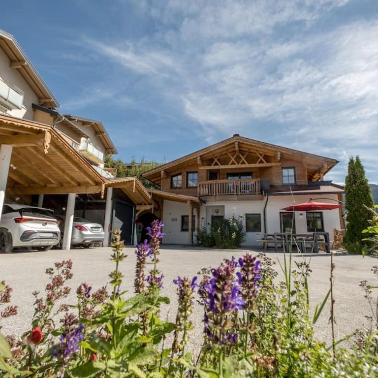 Tauernhaus Sonnblick Top 1 - 13p - 5 kamers - luxe - sauna - uitzicht - Chalet - 52