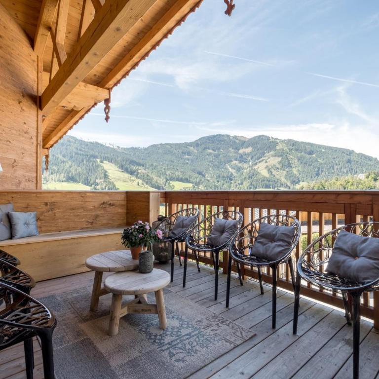 Tauernhaus Sonnblick Top 1 - 13p - 5 kamers - luxe - sauna - uitzicht - Chalet - 4