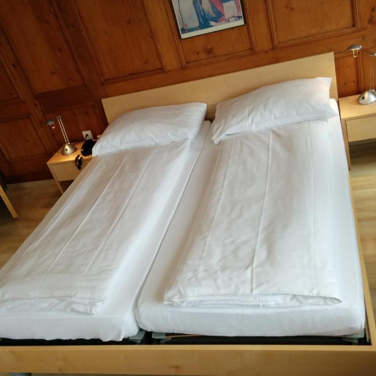 Hotel Terminus - Doppel- oder Zweibettzimmer - 2
