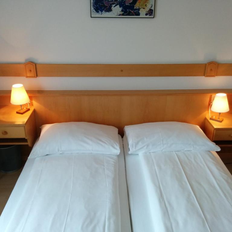 Hotel Terminus - Doppel- oder Zweibettzimmer - 7