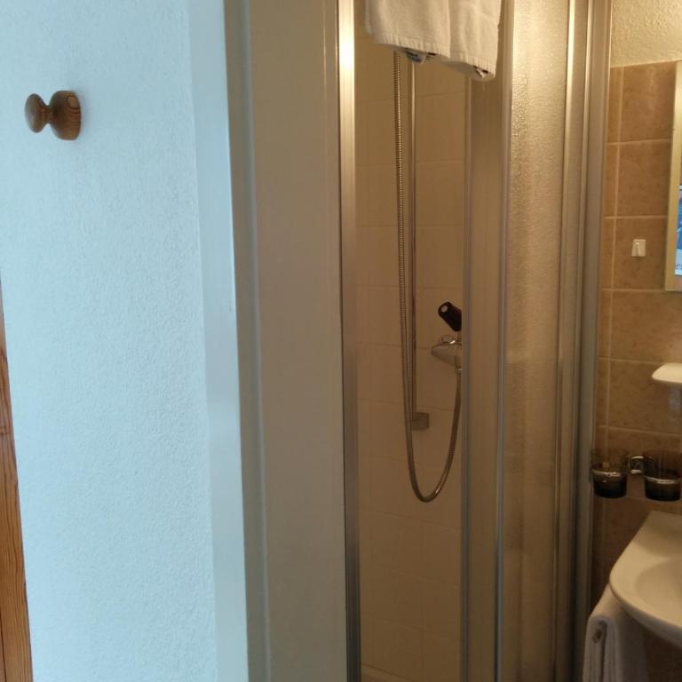Hotel Terminus - Dreibettzimmer - 8