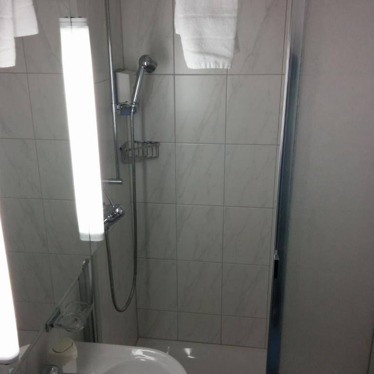 Hotel Terminus - Doppel- oder Zweibettzimmer - 10