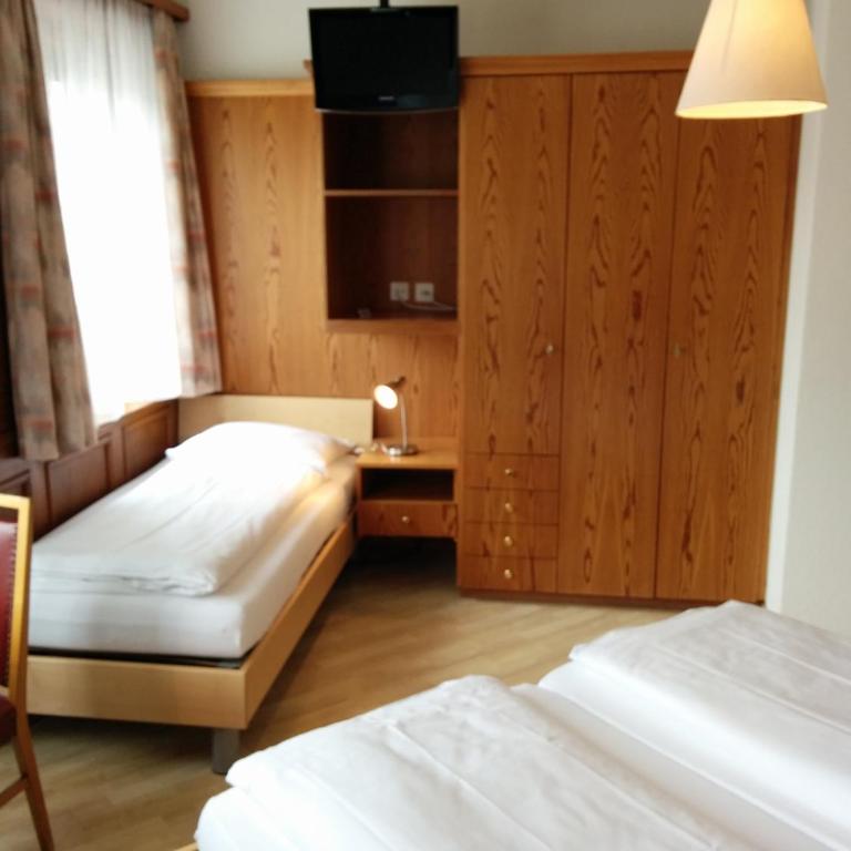Hotel Terminus - Dreibettzimmer - 1