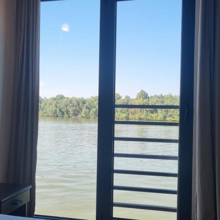 B&B Botel Charlie - Dvokrevetna Soba s Bračnim Krevetom/ 2 Zasebna Kreveta i Pogledom - 10