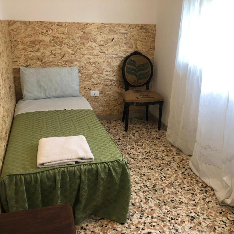 Venice Treviso Airport Bed - Standard Einzelzimmer mit Gemeinschaftsbad - 1