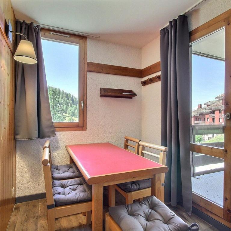 Appartement 2 pièces avec balcon, proche commerces - FR-1-455-219 - Appartement - 7