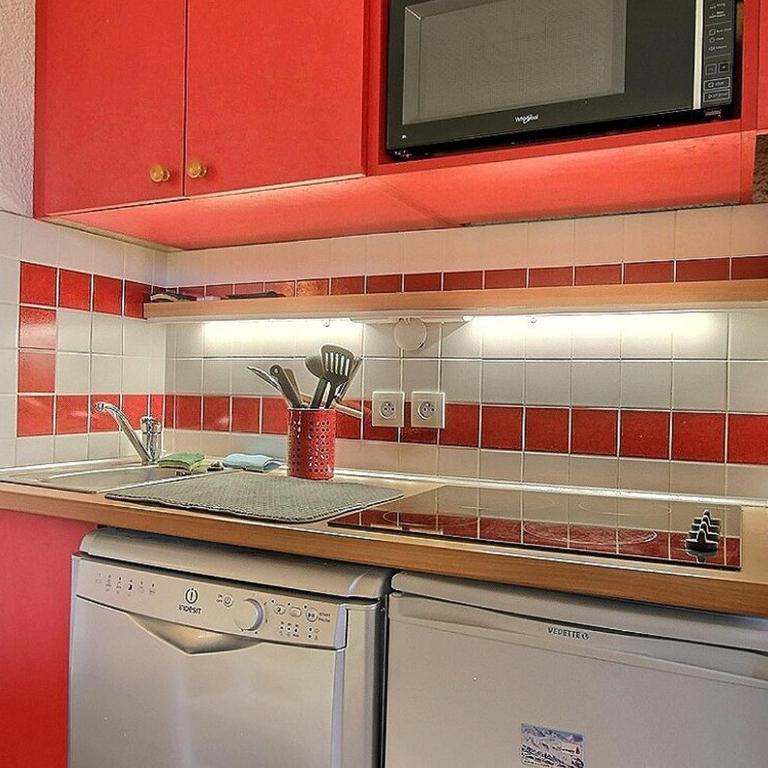 Appartement 2 pièces avec balcon, proche commerces - FR-1-455-219 - Appartement - 9