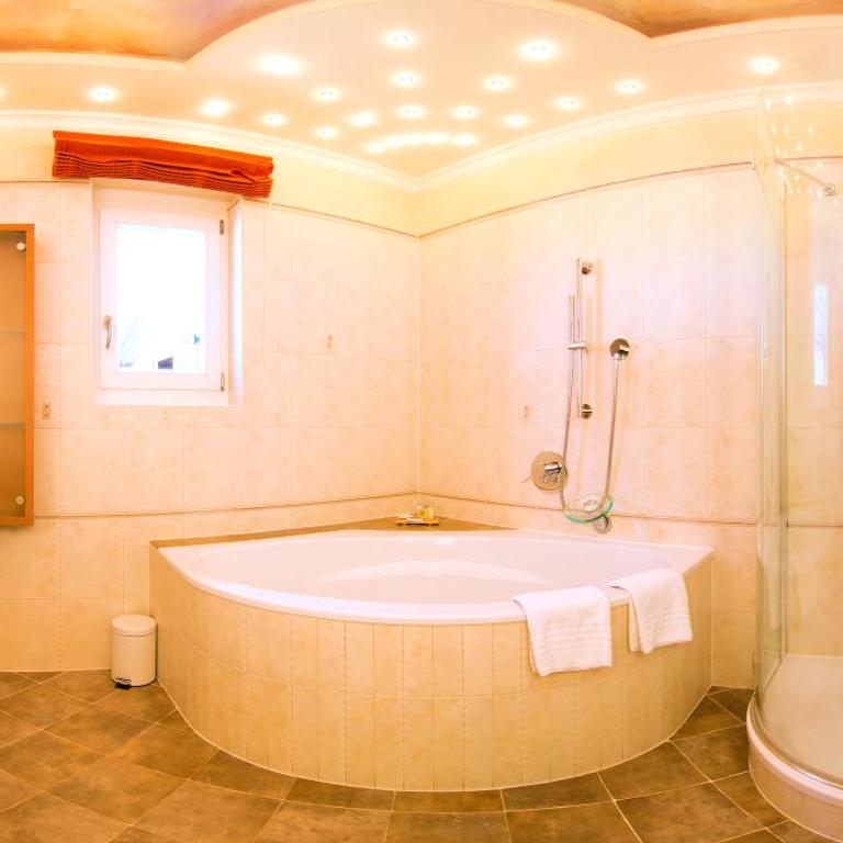 Hotel Brunnenhof - Apartment mit 2 Schlafzimmern und eigenem Garten - 4