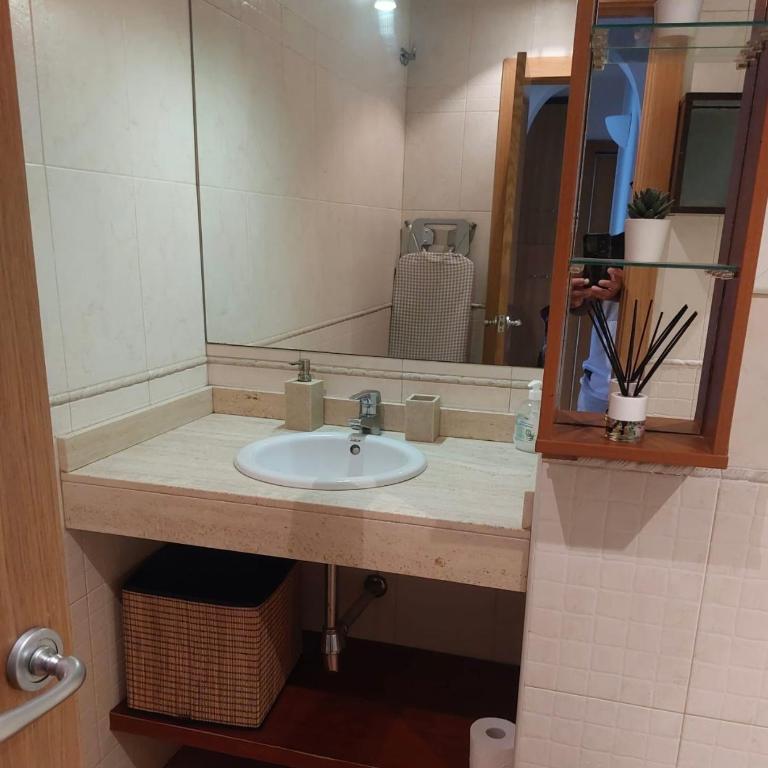 Apartamento tranquilo cerca de la Sagrada Familia - Three-Bedroom Apartment - 18