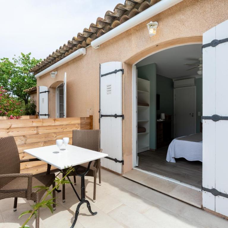 Chambres d'Hotes Les Amandiers - Standard Doppel- oder Zweibettzimmer - 3
