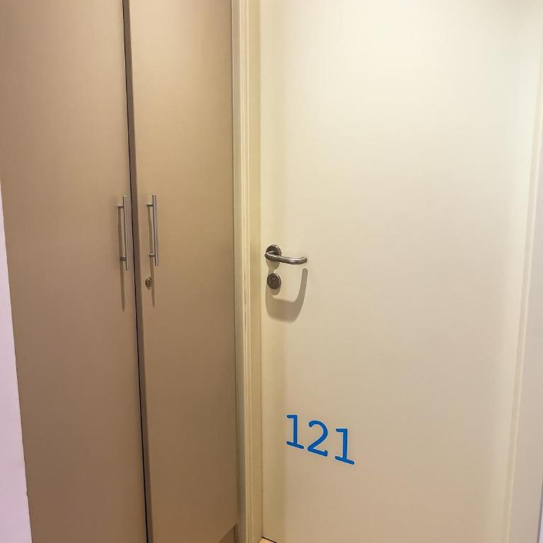 Leevin Stay Hostel - Twin Room with Private Bathroom - 7