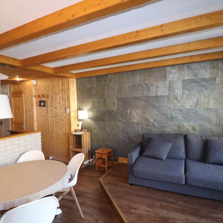Appartement rénové 3 pièces, skis aux pieds, balcon, WiFi, Val Claret - FR-1-502-369 - Apartment - 11