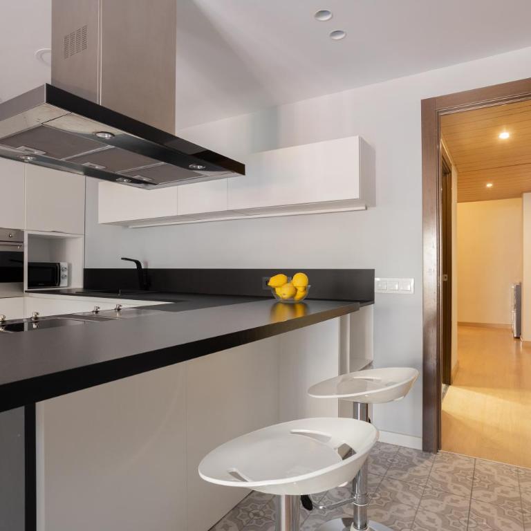 Quiet 2BR Near Marina Metro Workspace - Apartment - 2