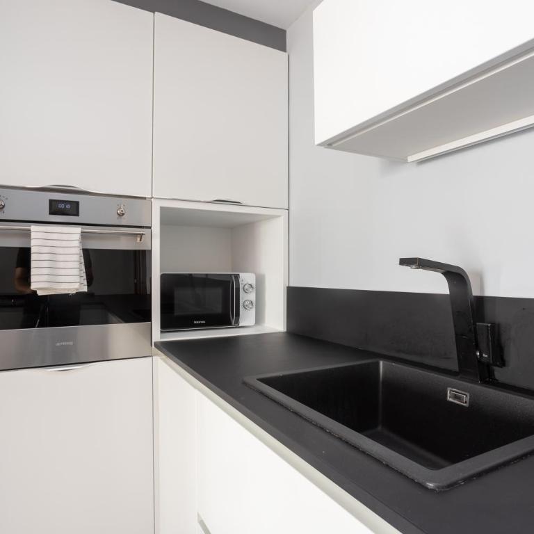 Quiet 2BR Near Marina Metro Workspace - Apartment - 6
