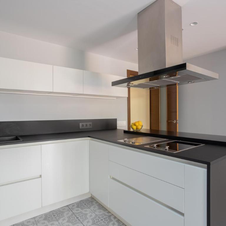 Quiet 2BR Near Marina Metro Workspace - Apartment - 5