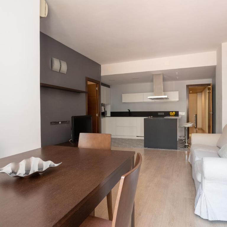 Quiet 2BR Near Marina Metro Workspace - Apartment - 9