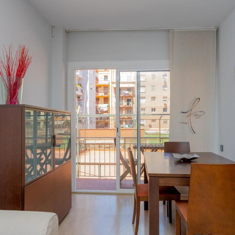 Quiet 2BR Near Marina Metro Workspace - Apartment - 11