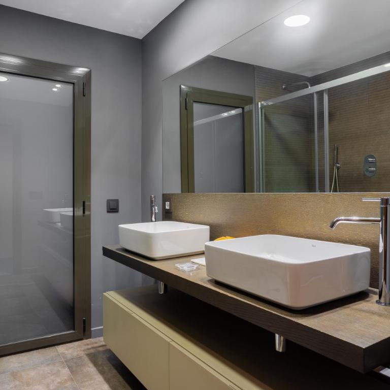 Quiet 2BR Near Marina Metro Workspace - Apartment - 24