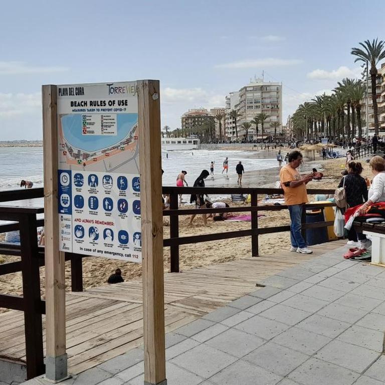 Apartment Los Locos Beach with Balcony and Wi-Fi - One-Bedroom Apartment - 26