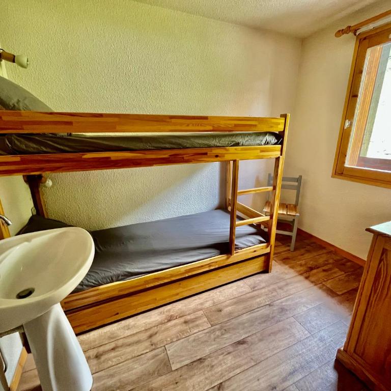 VAUJANYLOCATIONS - LA FARE 30 - Appartement avec Vue sur la Montagne - 4