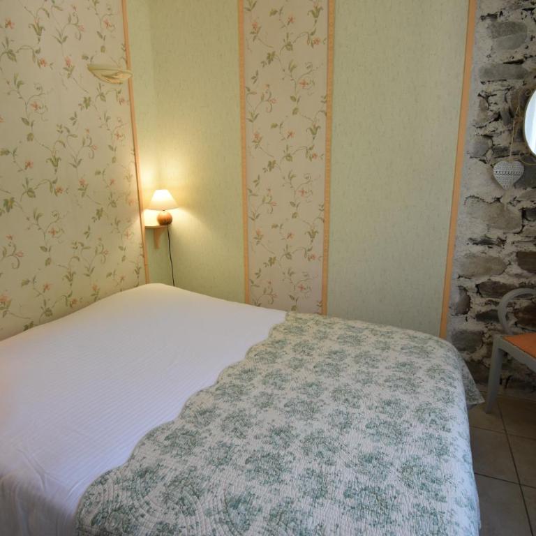VAUJANYLOCATIONS - ROCHES GRANDES 47 - Maison 7 Chambres - 12